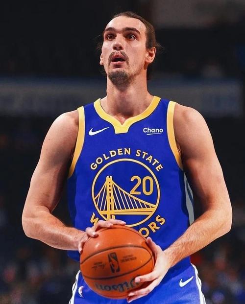 利用网球中 利用网球中